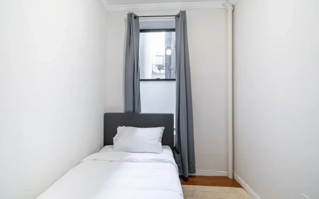 East Village#933 0