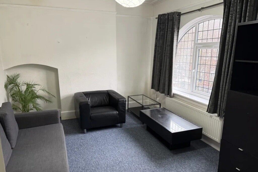 LH-7 Egerton Gardens 2