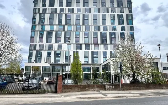 Uxbridge Road 24310# 2