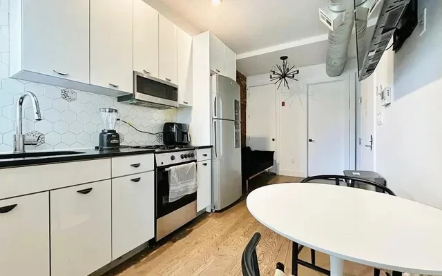 22 Granite Street, New York 1