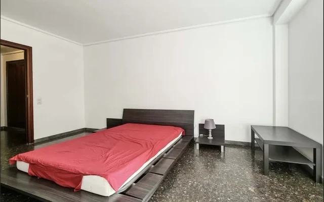 Piso de 7 habitaciones en Benimaclet 1