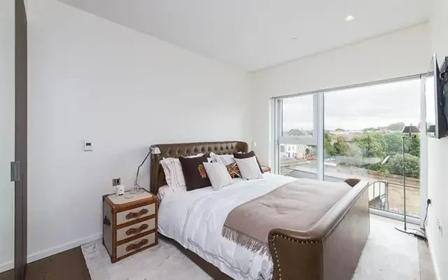 Columbia Gardens, London, SW6 1FA 2
