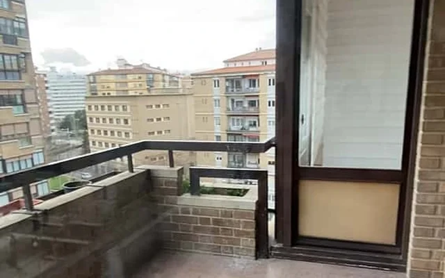 Piso grande a 10 minutos del centro y de la zona hospitalaria/universitaria 3