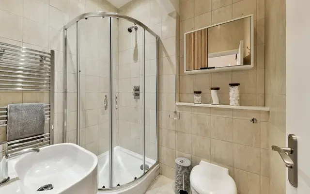Notting Hill Gate, London, W11 3LF 4