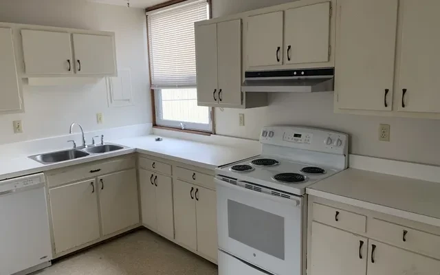508 South Mattis Avenue 1