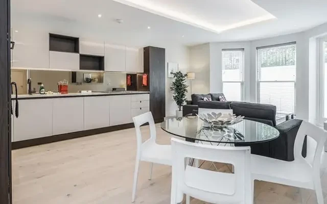 Surbiton, KT6 6FA 1