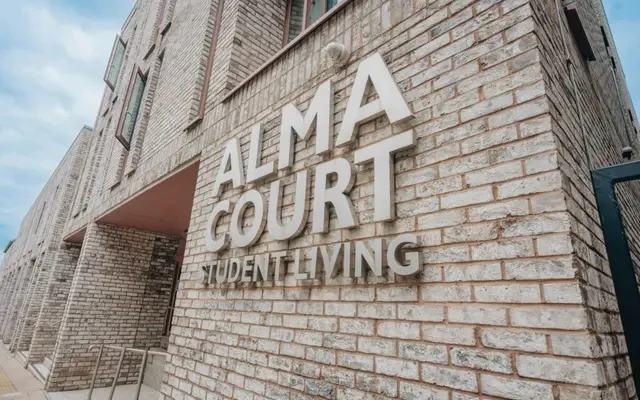 Alma Court 4