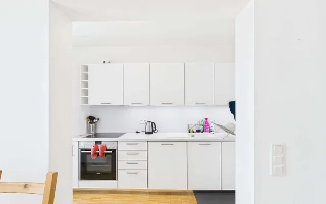 Charming 2.5-Room Furnished Apartment in a Prime Berlin Location (All Inclusive) 3