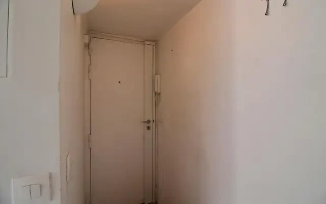 Smart 1.bedroom apartment very close to the Goncourt and République metro stations 0