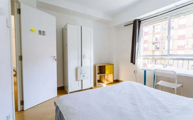 Piso de 4 habitaciones en Algiros 1