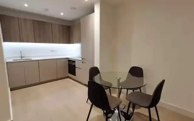 5 The Avenue 3