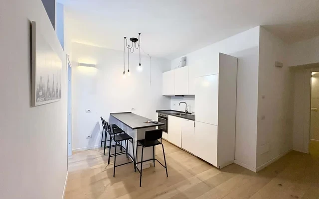Trilocale moderno in affitto – Viale Bacchiglione, Milano (zona M3 Brenta) 0