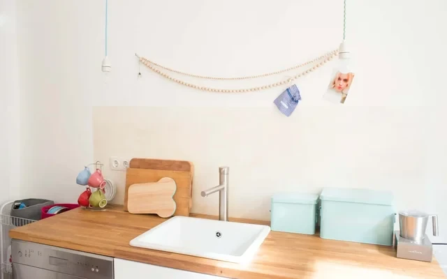 Trendy luminous 2 room appartment with high ceilings Prenzlauer Berg 4