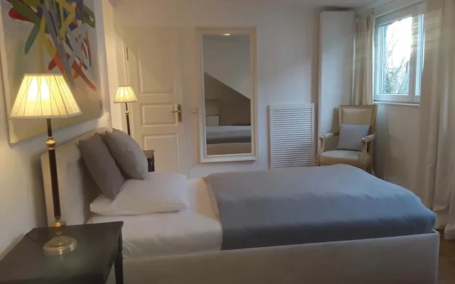 Apartment with skyline view 0