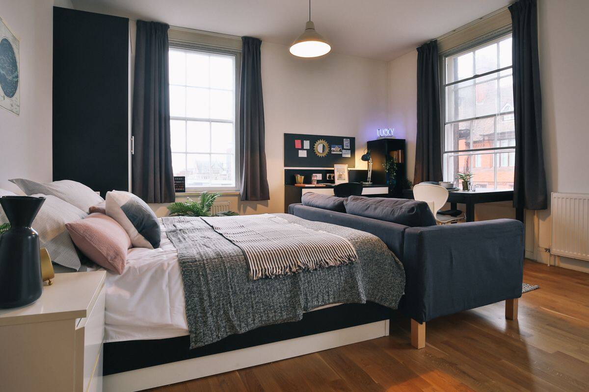 Classic 3-4 Bed Apartment