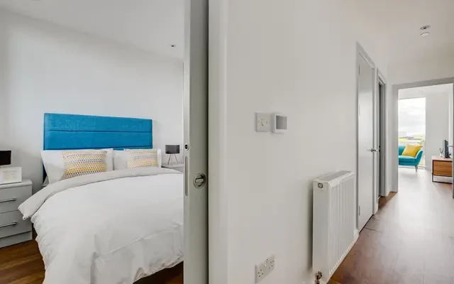 Wales Farm Road, London, W3 6GZ 4