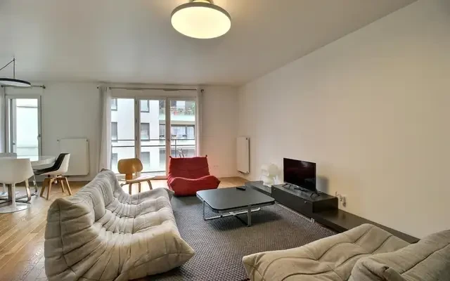 Pleasant 3-bedroom apartment near Liège metro station 0