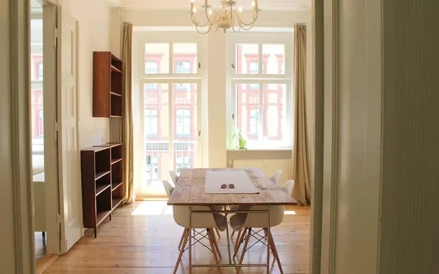 Bella: schoene 3-Zimmer-Wohnung mit Berliner Flucht und Balkon 1