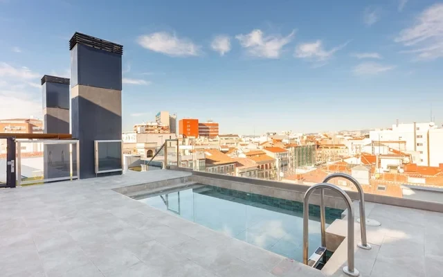 Java - 3 bedroom and shared pool in Almagro 0