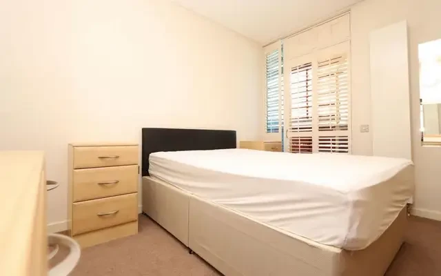 apartment near Becquerel Court,West Parkside 4