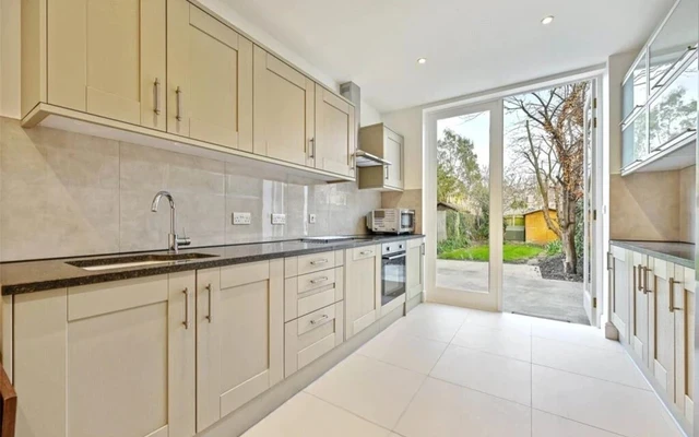 LH-Sedgeford Road - London student accommodation