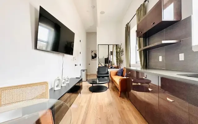 104 Graham Avenue, Brooklyn 3