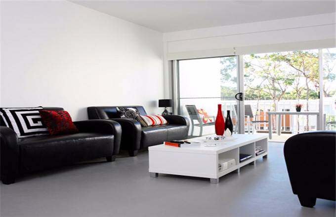 5 Bedroom Apartment (2 bathroom)