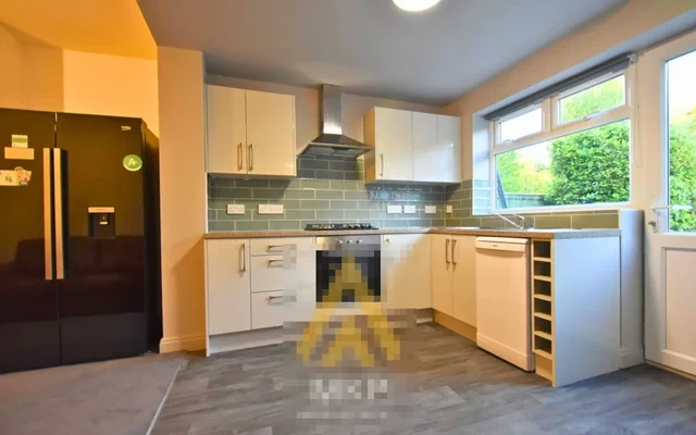 Entire Place·5B2B···144 Lodgehill Road B29 6NG 2