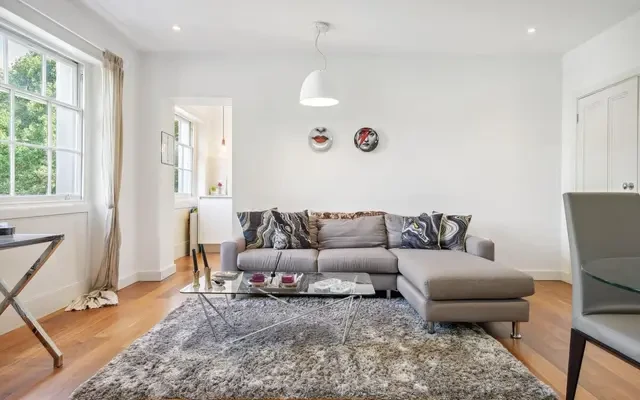 Brompton Square, London, SW3. SW3 2AA 1