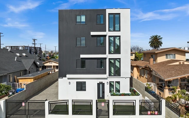 1377 W 36th Pl 0