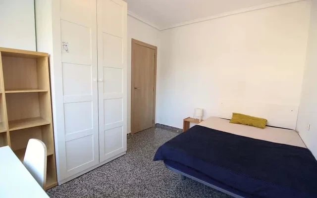 Piso de 5 habitaciones en Algiros 2