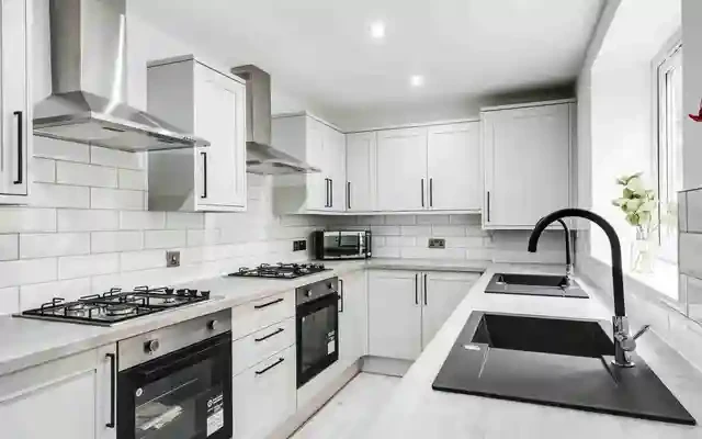 15 Halsbury road, L6 4
