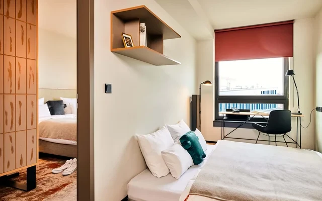 Familyhood- for four people 4