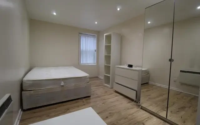 Moorland Avenue 27720# 3