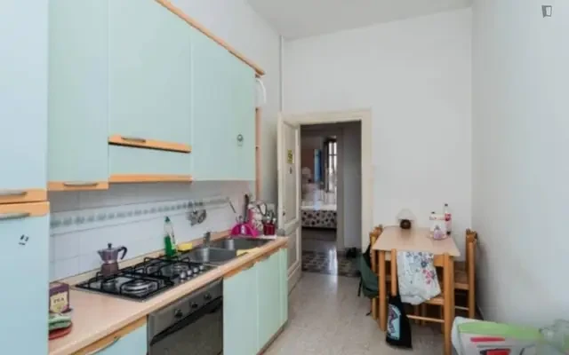 Cozy room in a bright apt close to Termini train station and La Sapienza university 3