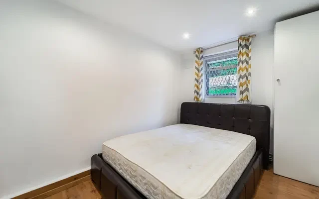 Frognal, London, NW3 6AG 4