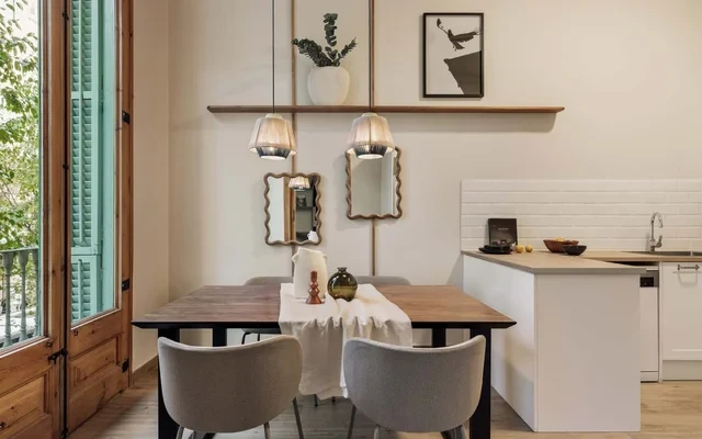 Ada - 2 bedrooms and balcony in Eixample Dreta 2
