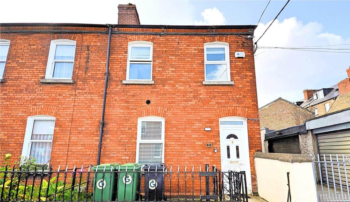 33 Clonmore Road