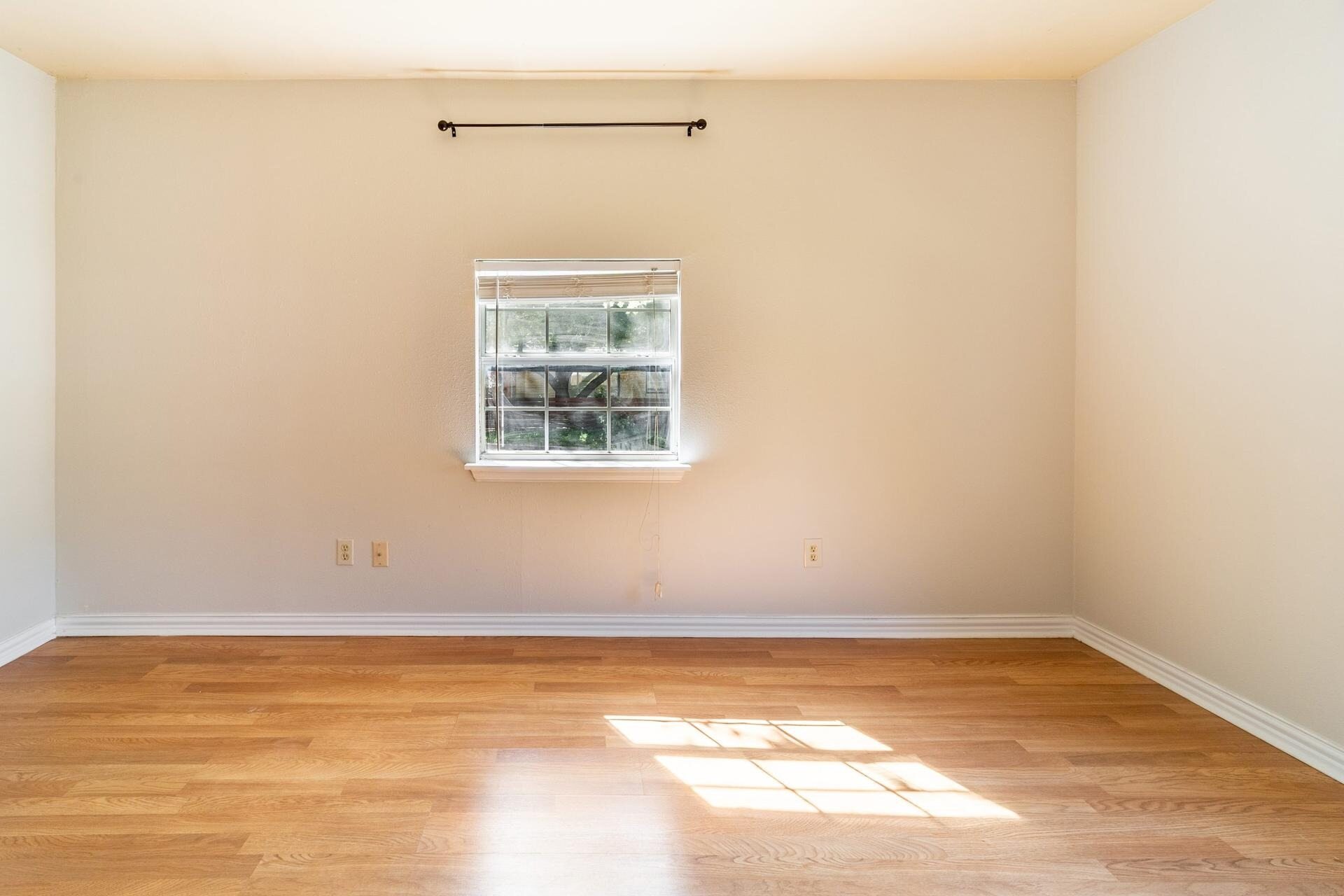 4 Bed 2 Bath Queen Bedroom A