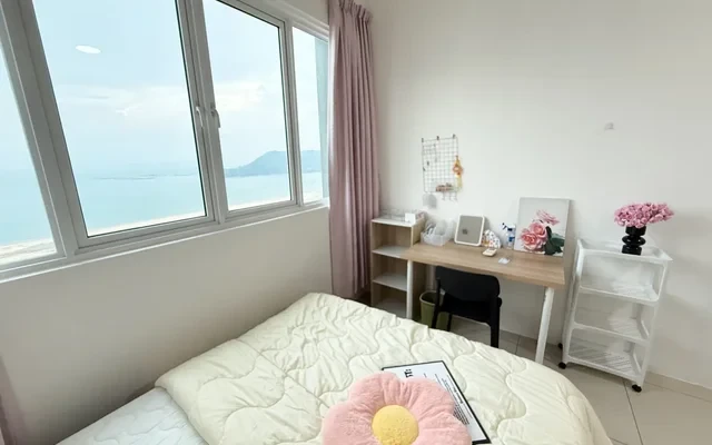 The Zen Condominium - Gelugor student accommodation - Room A1 - Master Room SV33A