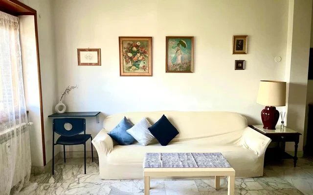 Appartamento in Via Simone Martini, Roma di 50 m² 1