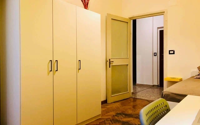 Stanza SINGOLA in C.so Peschiera 142, quartiere Cenisia 3