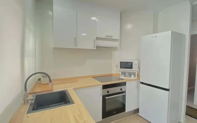 Apartamento de 3 habitaciones con terraza en Malvarrosa 3