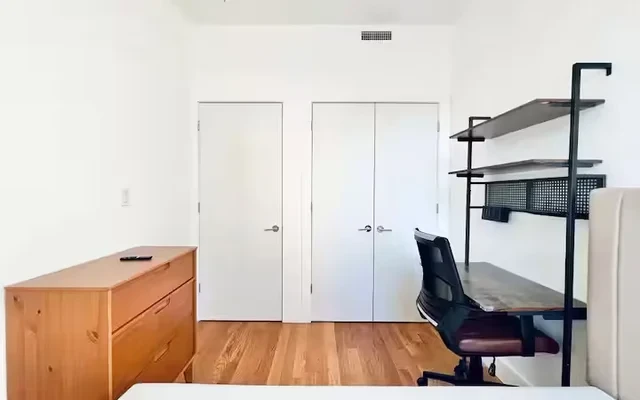 685 Myrtle Avenue, Ridgewood 4