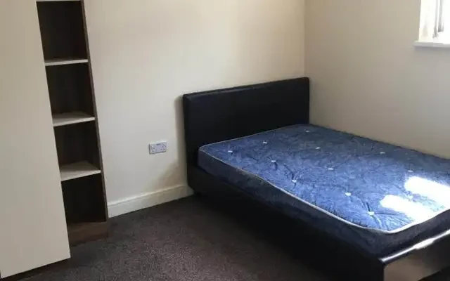 Shared Place·6B6B···34 Exeter Rd 2
