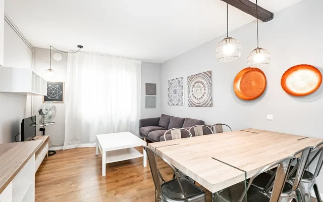 Amazing 4 bedroom flat right in Eixample, fully equippedavessera de Gracia 1