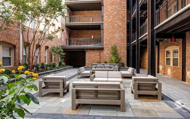 Thames Point Apartments 1