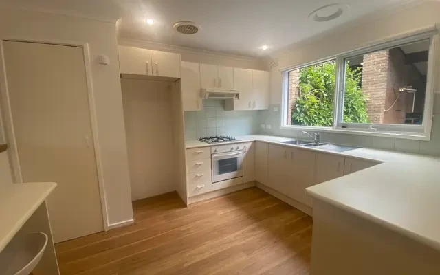 8/9 Kennedy Avenue, Ringwood 0