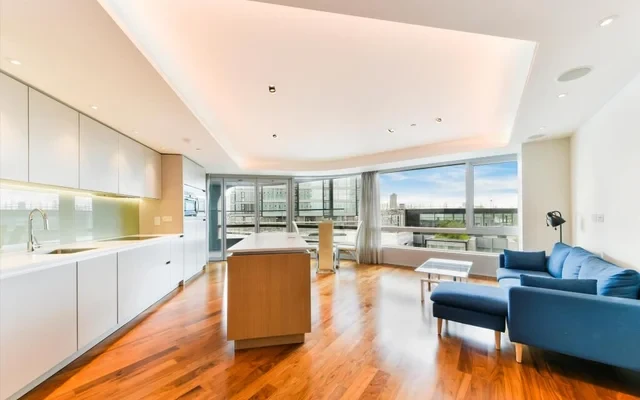 LH-Canaletto Tower 0