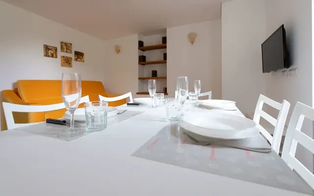 Villa Tola - Giallo 1